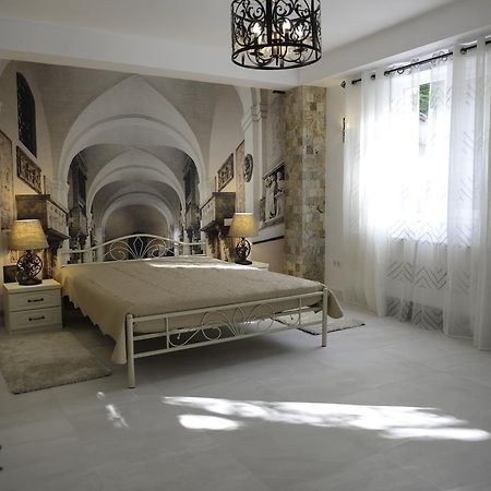 דירות קלוז'-נאפוקה Old House מראה חיצוני תמונה