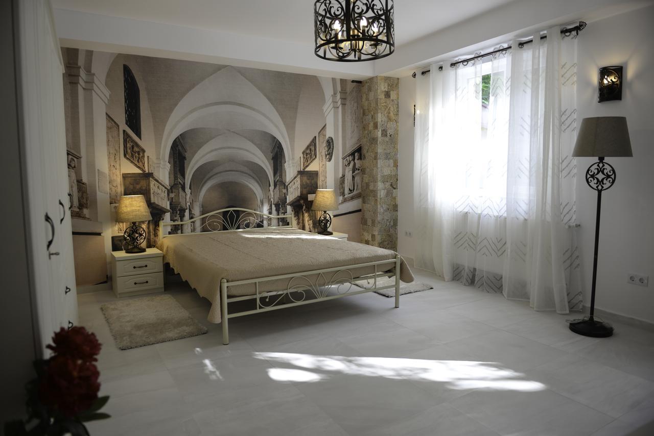 דירות קלוז'-נאפוקה Old House מראה חיצוני תמונה